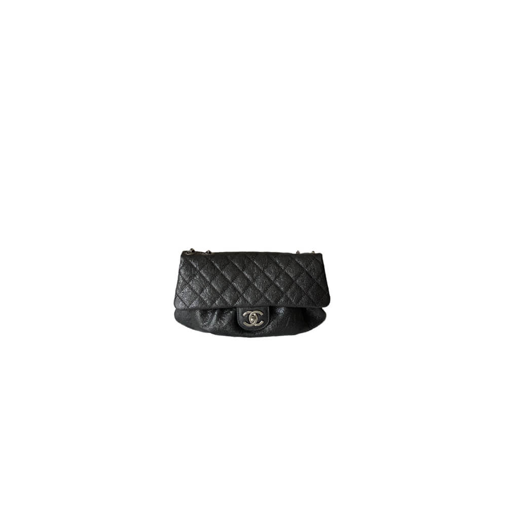 Black Chanel Vintage Cloud Bag (Best
 grade)