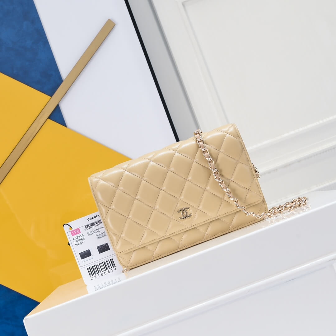 Yellow Chanel classic chain wallet - Image 2