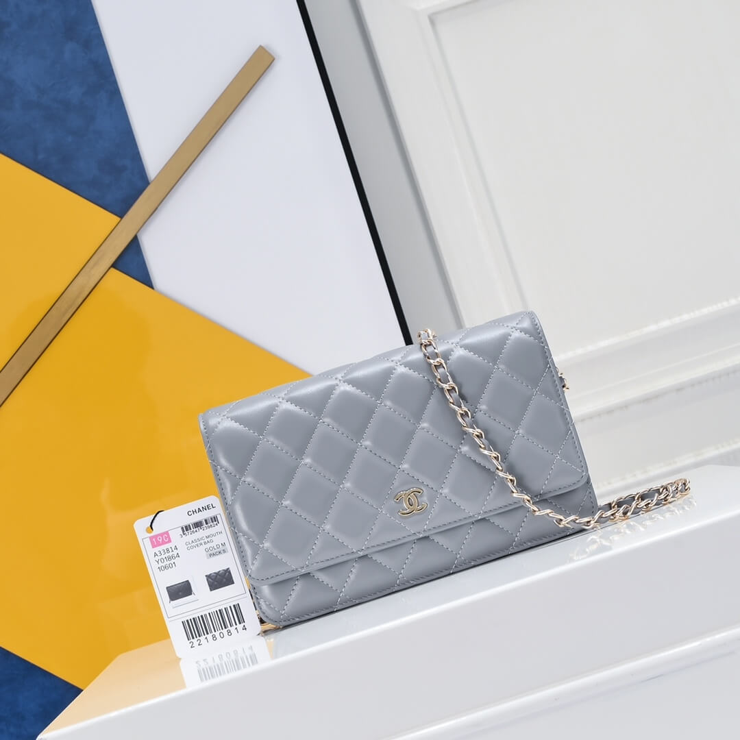 Chanel classic chain wallet - Image 2