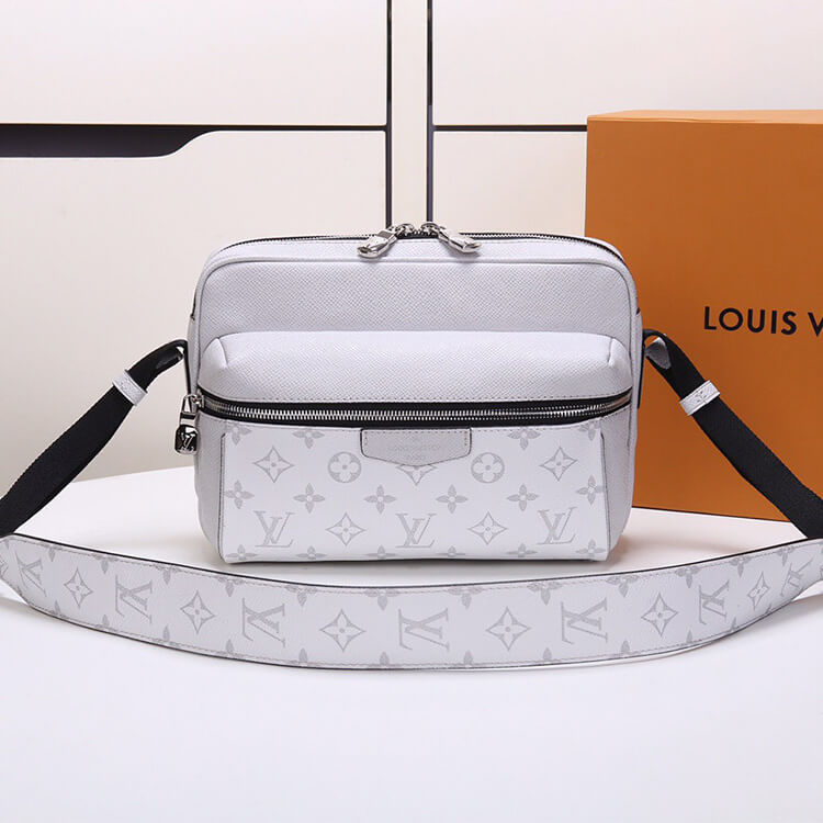 LV Outdoor Messenger - Image 2