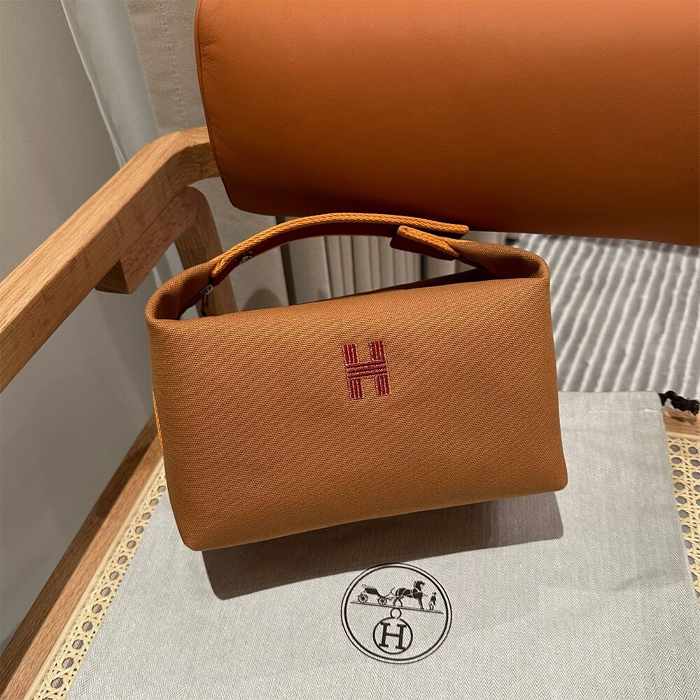 Hermes toiletery bag - Image 2