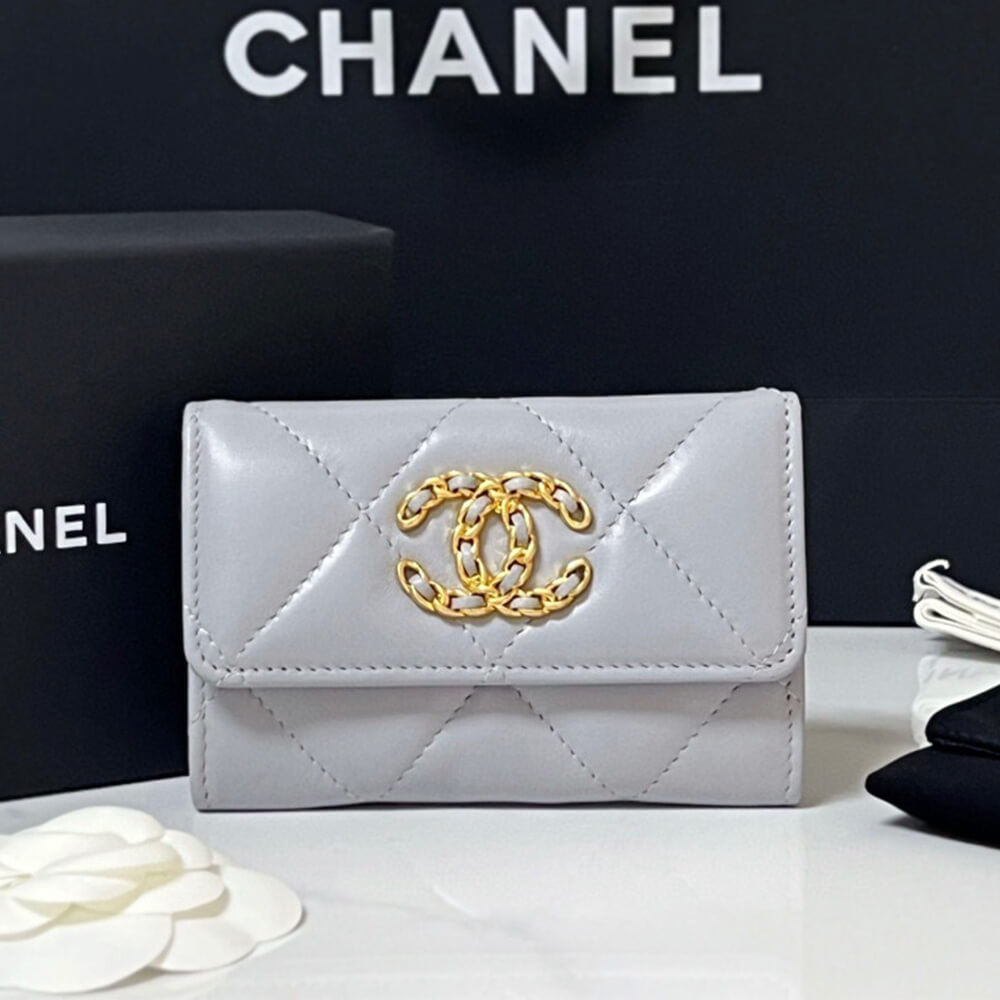 Chanel 19 flap card holder - Image 2