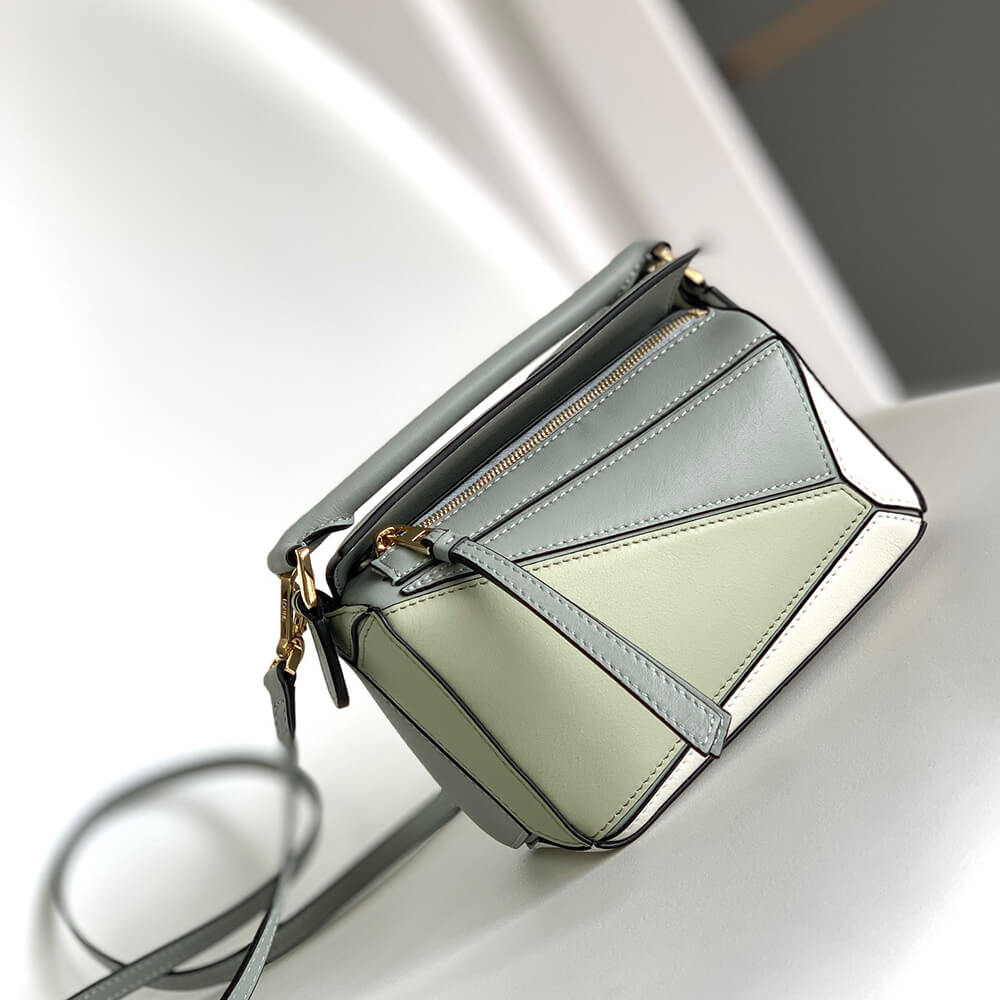 Marble Green LOEWE Mini Puzzle bag in classic calfskin - Image 2