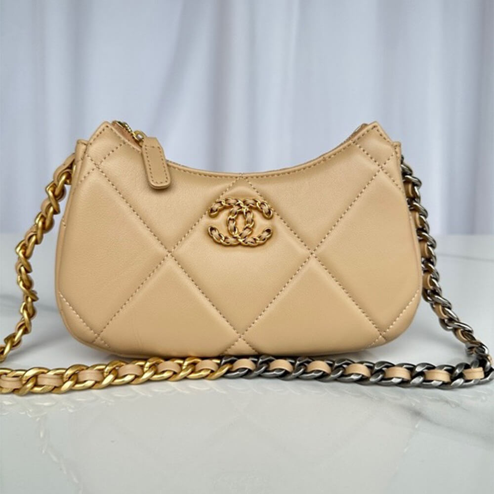 CHANEL 19 chain bag - Image 2