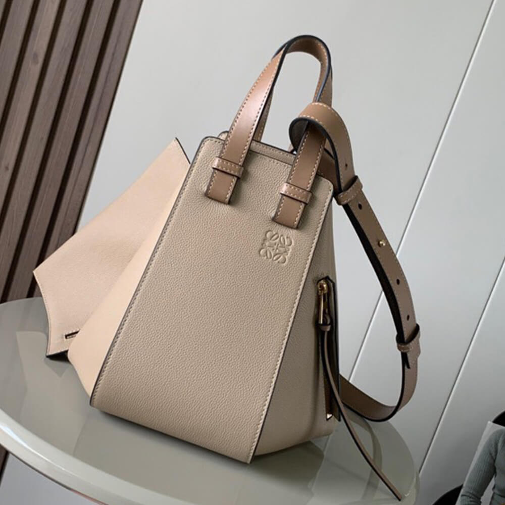 Gold Loewe Small Hammock bag in soft grained calfskin - Image 2