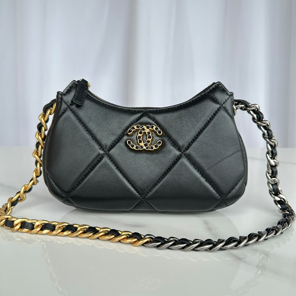 CHANEL 19 chain bag - Image 2