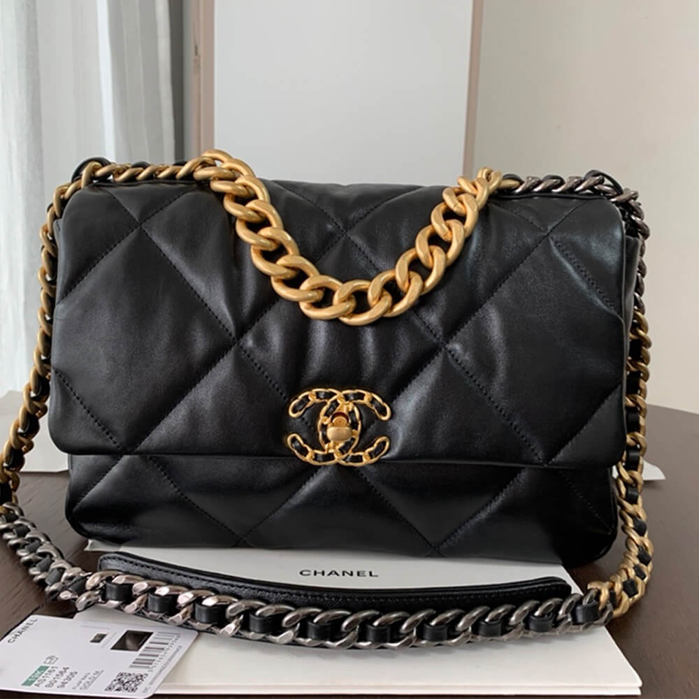 CHANEL 19 Large Handbag - Image 2