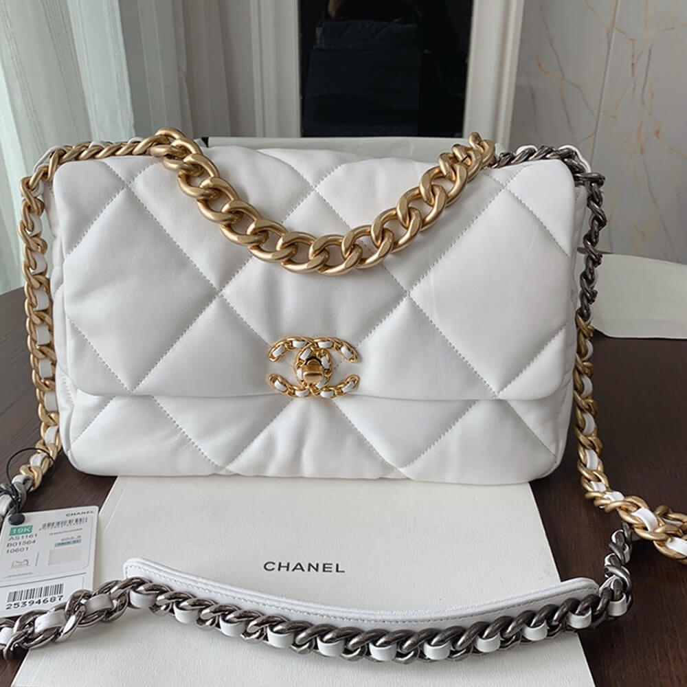 CHANEL 19 Large Handbag - Image 2