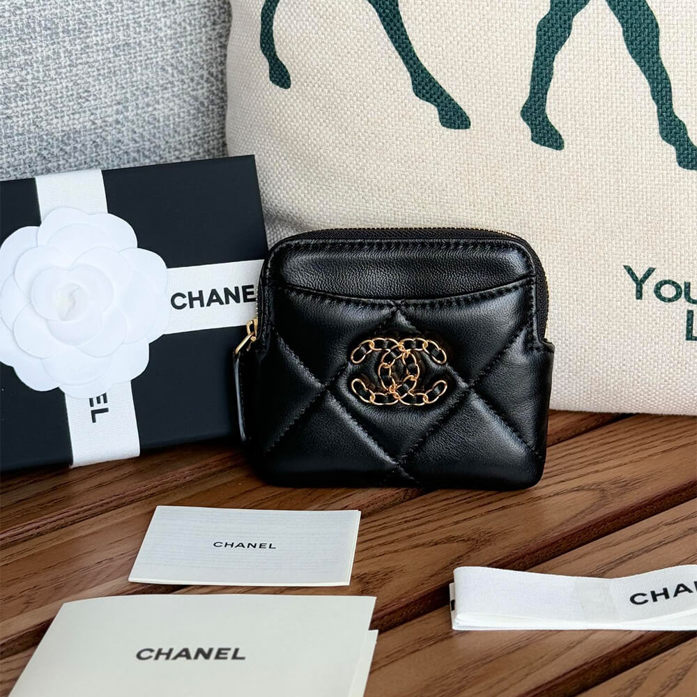 CHANEL 19 Zipped Coin Purse - Image 2