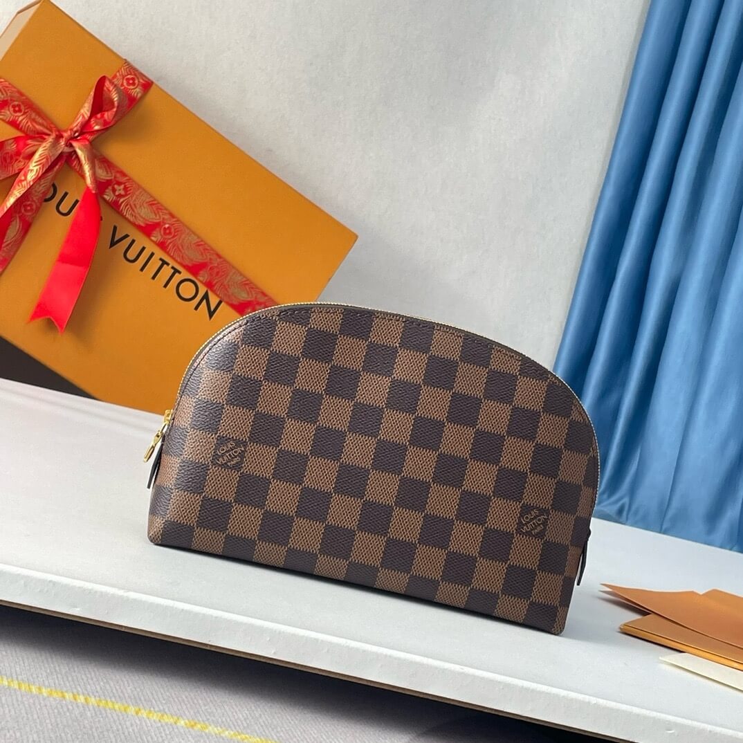 LV Cosmetic Pouch MM - Image 2