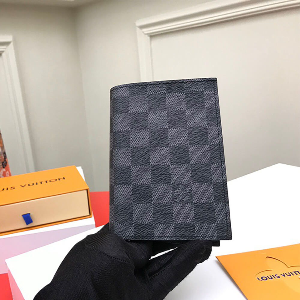 LV PASSPORT COVER - Image 2