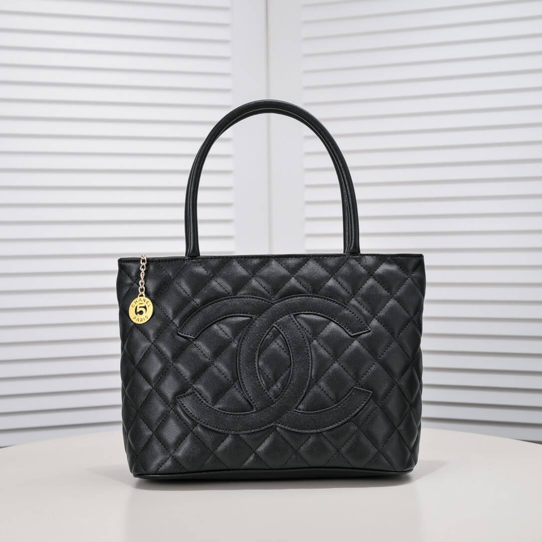 CHANEL Medallion tote bag - Image 2