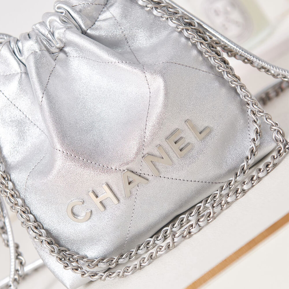 CHANEL 22 MINI HANDBAG - Image 2