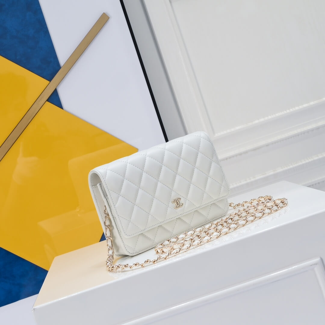 White Chanel classic chain wallet - Image 3