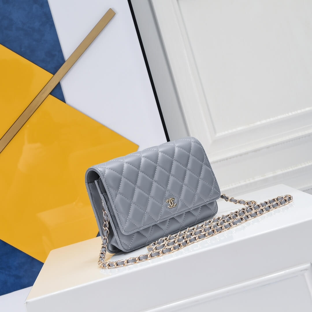 Chanel classic chain wallet - Image 3