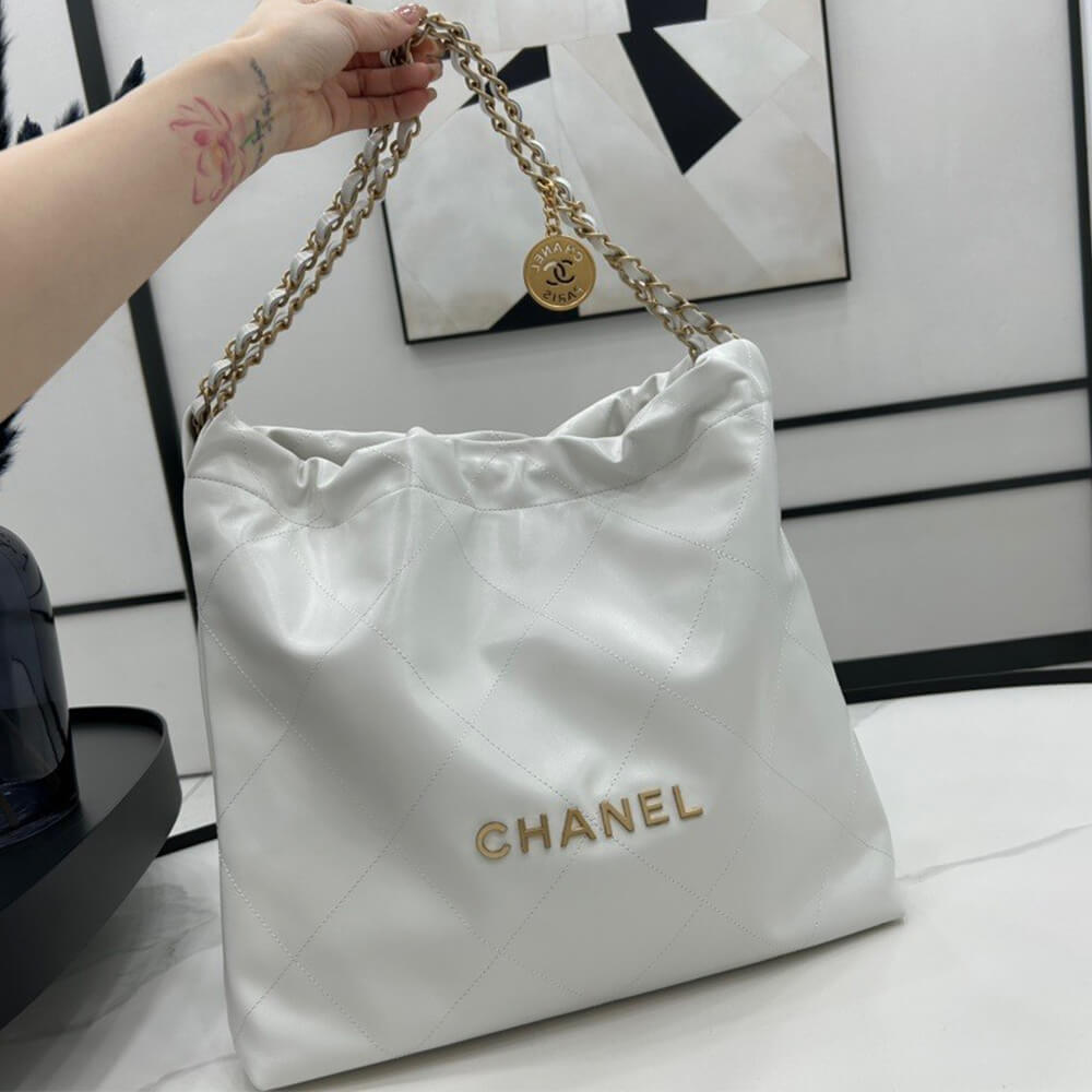 White CHANEL 22 Bag (Best
 grade) - Image 3