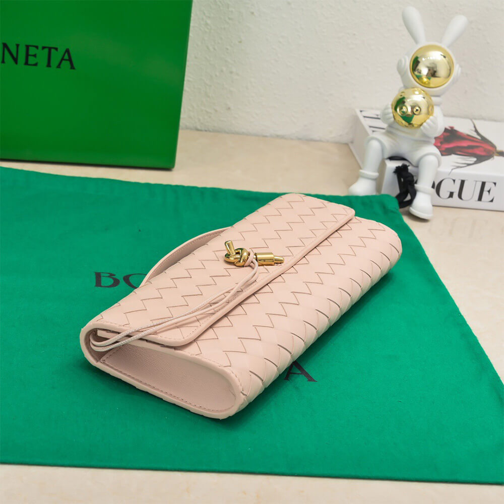 Powder pink Bottega Veneta Andiamo Clutch (Best
GRADE) - Image 3