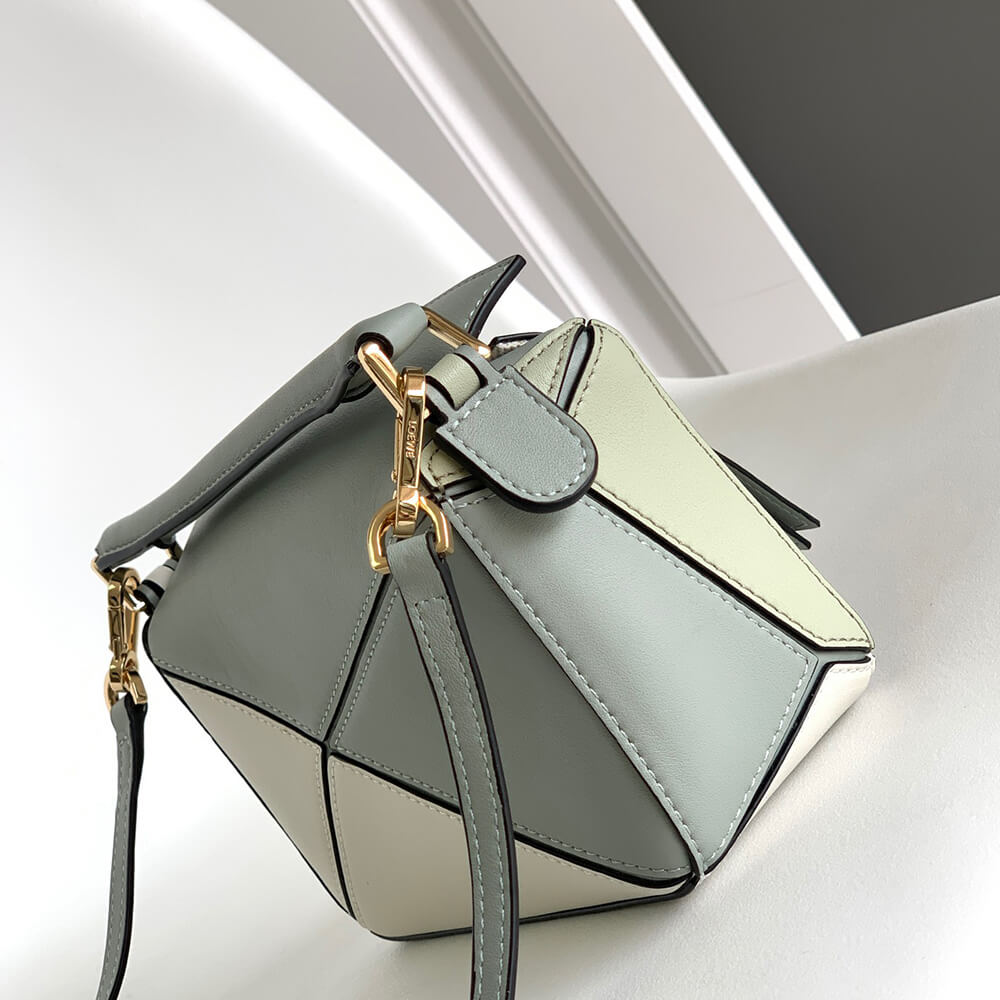 Marble Green LOEWE Mini Puzzle bag in classic calfskin - Image 3