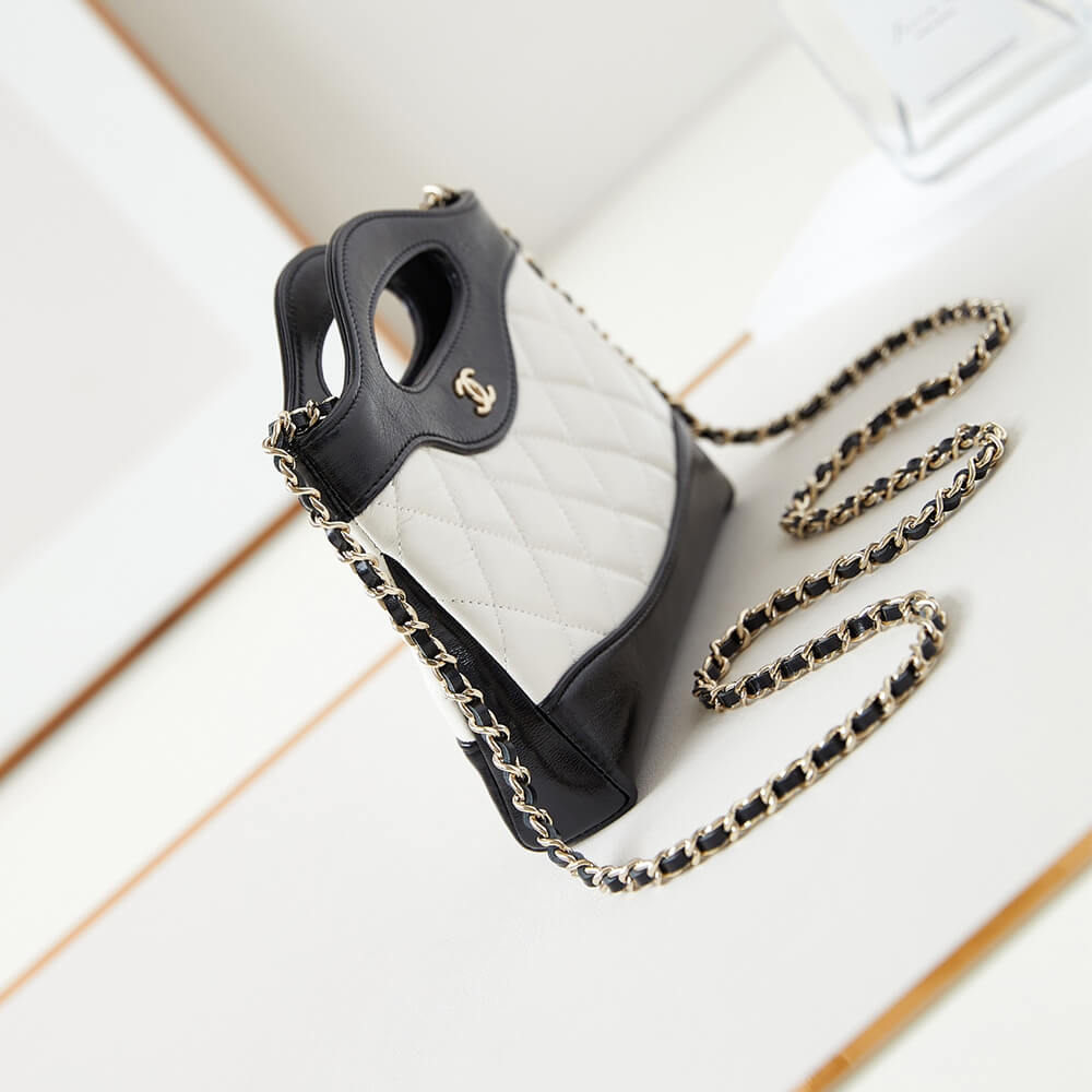 CHANEL 31 nano Bag - Image 3