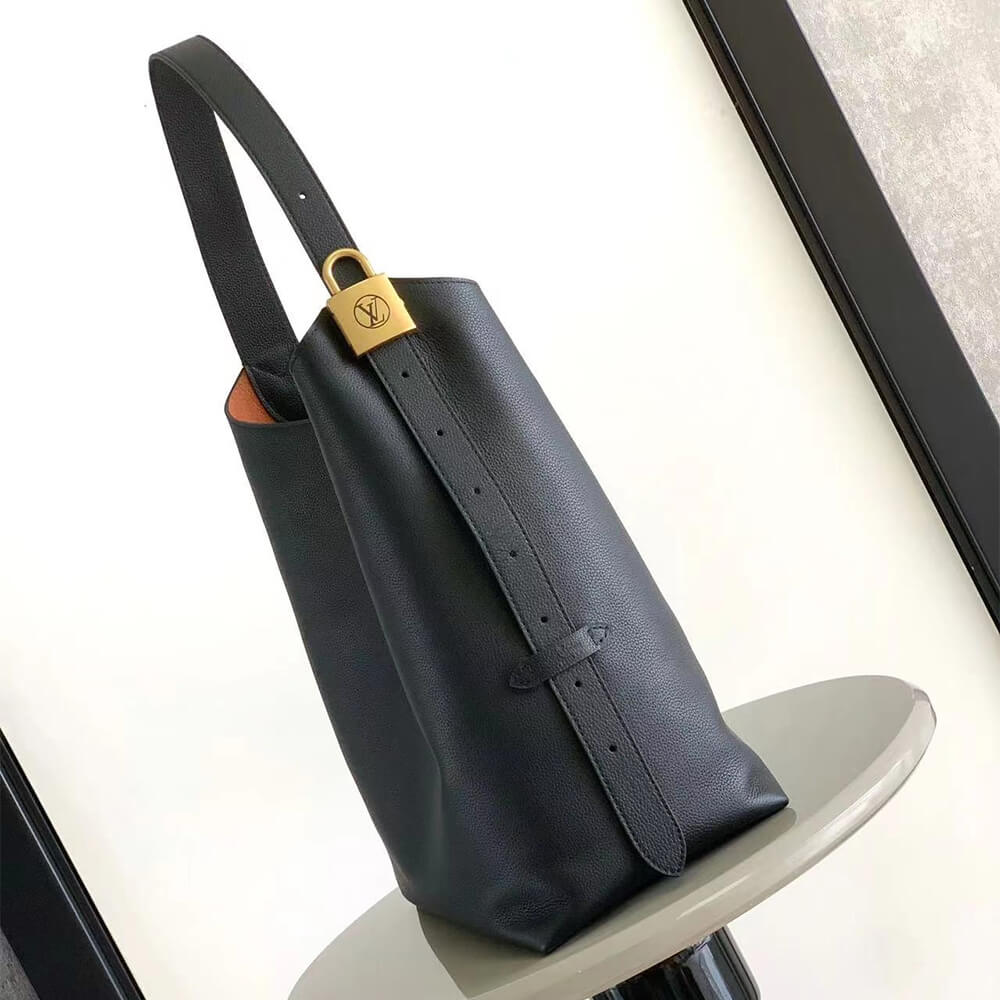 LV Low Key Hobo MM - Image 3