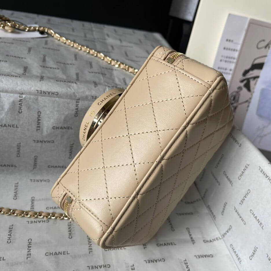CHANEL CAMERA BAG - Image 3