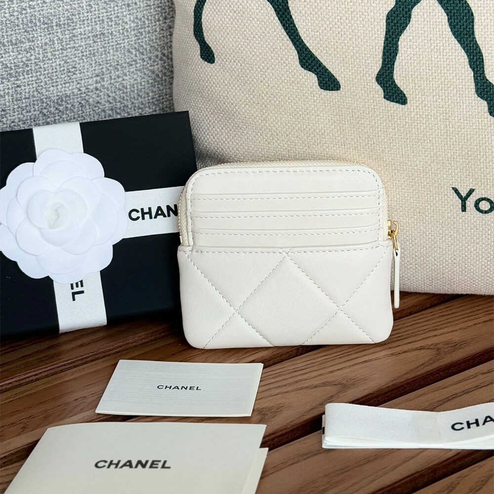 CHANEL 19 Zipped Coin Purse - Image 3