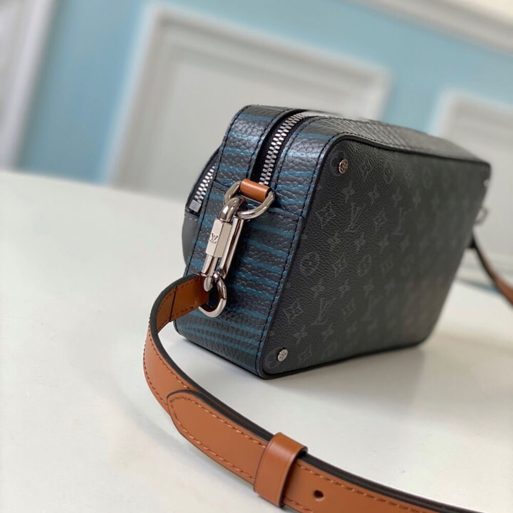 Louis Vuitton VOLGA ON STRAP - Image 3