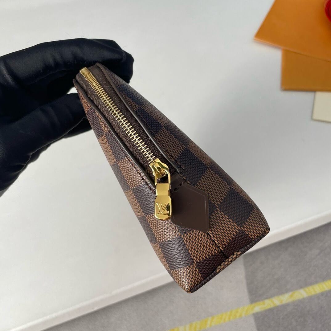 LV Cosmetic Pouch MM - Image 3