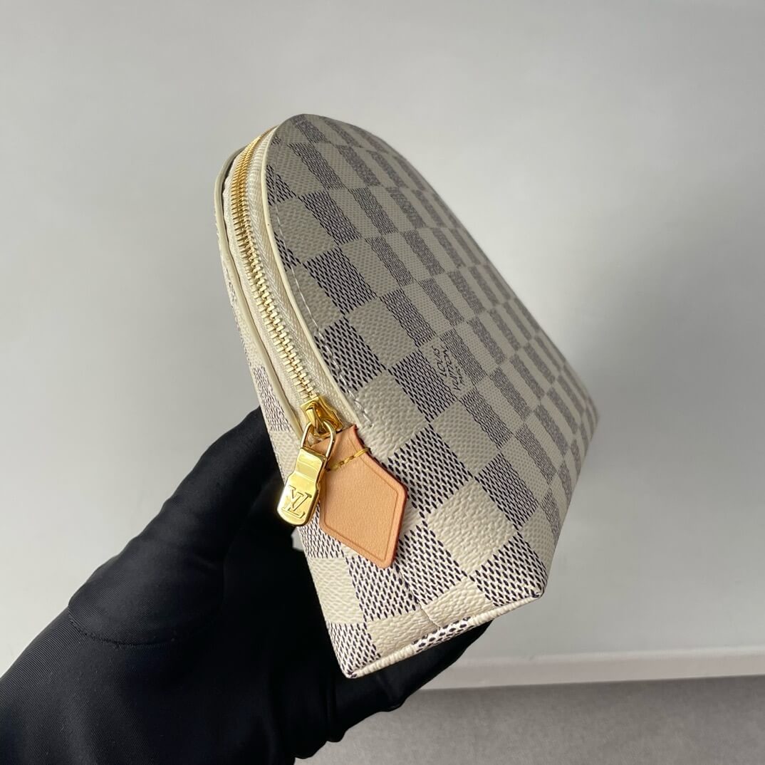 LV Cosmetic Pouch MM - Image 3