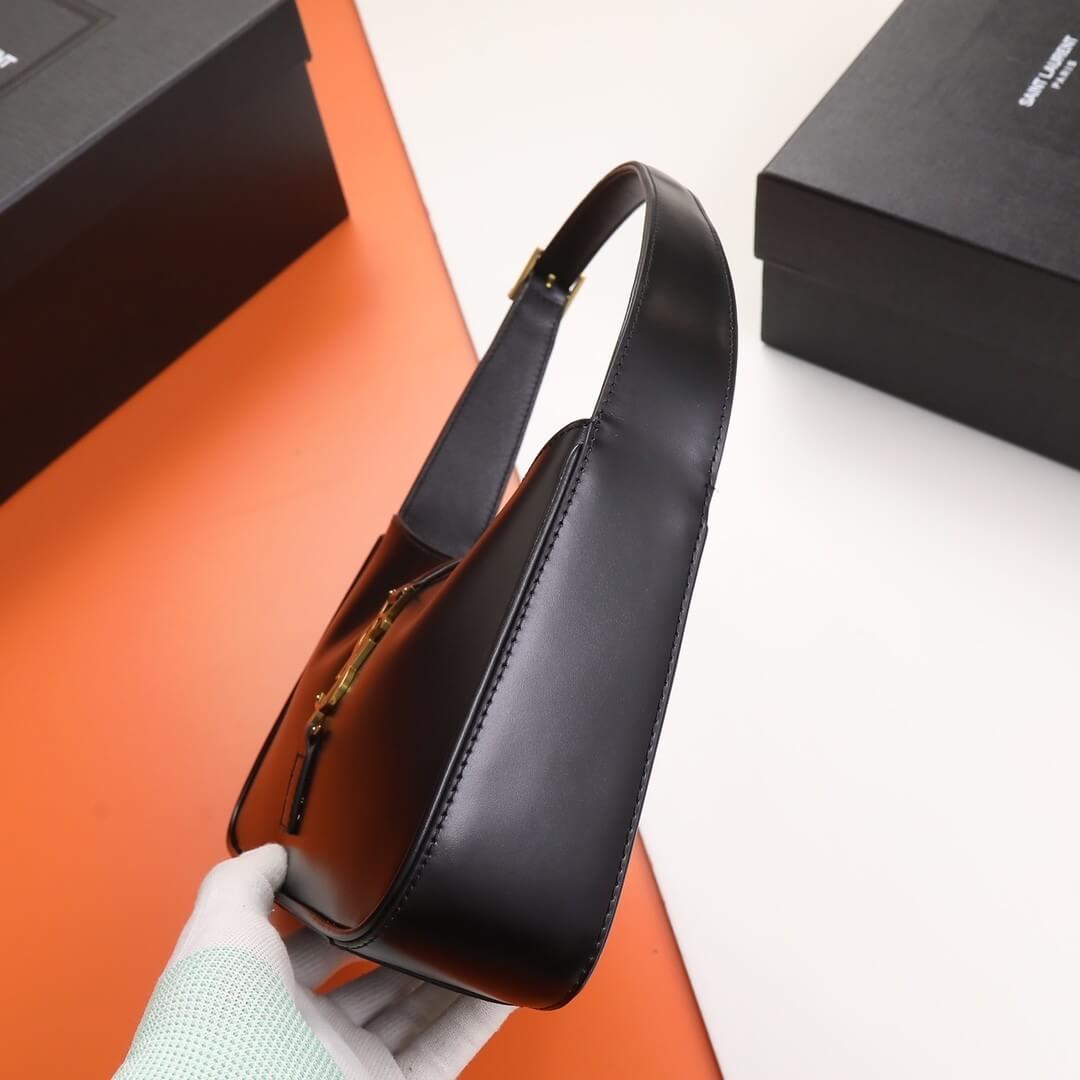 Black YSL LE 5 A 7 bag in smooth leather - Image 3