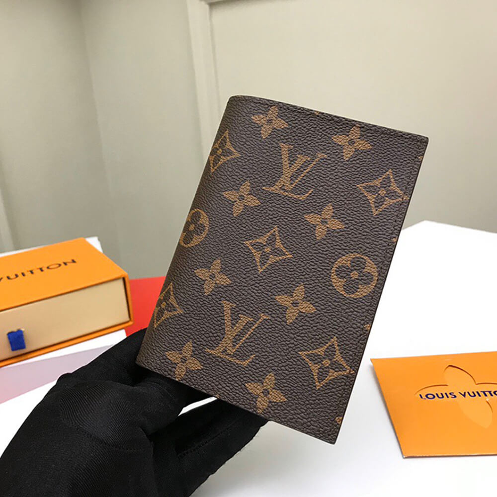 LV PASSPORT COVER - Image 3