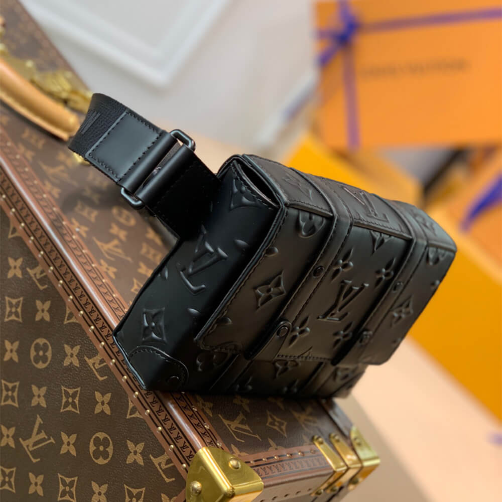 LV TRUNK SLINGBAG - Image 3
