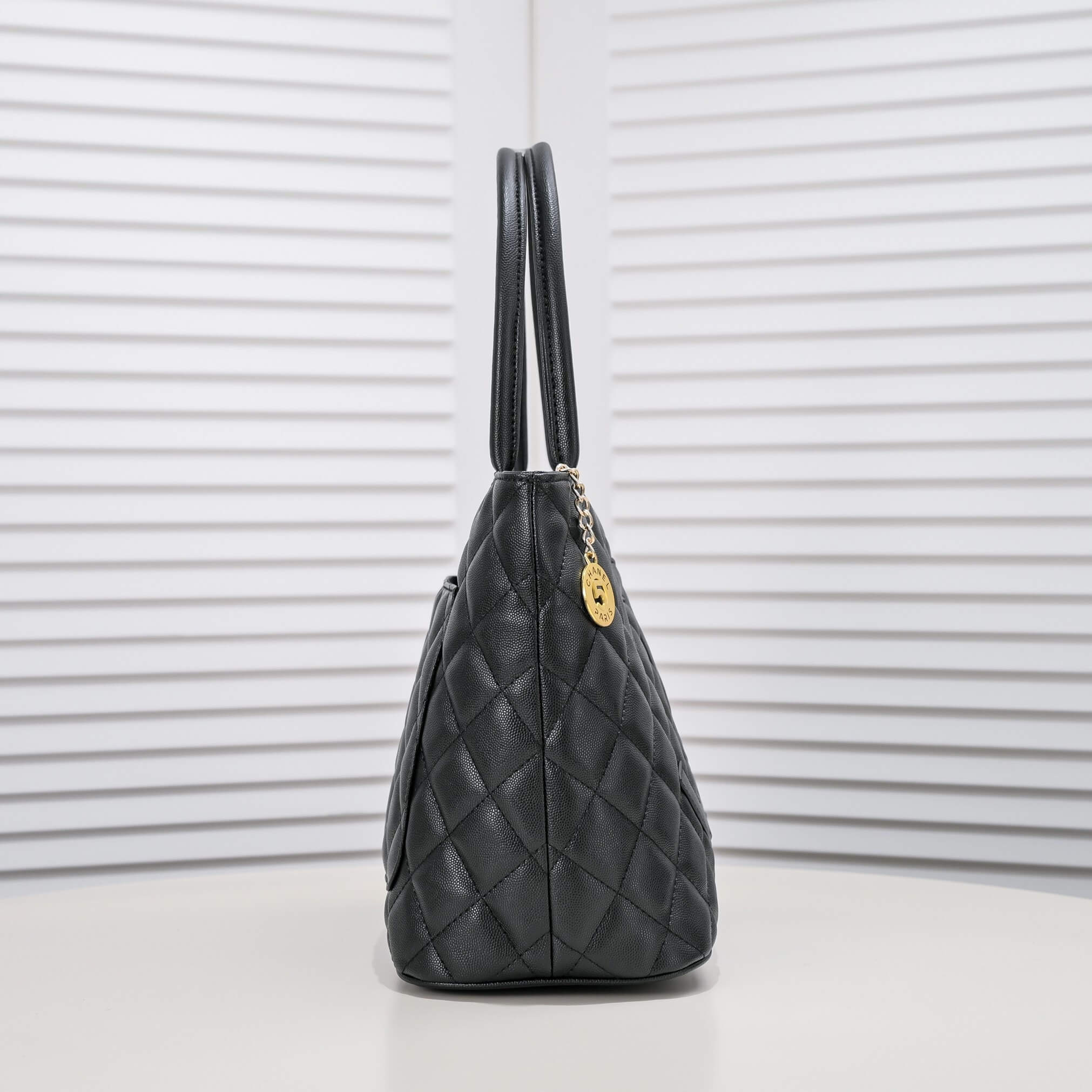 CHANEL Medallion tote bag - Image 3