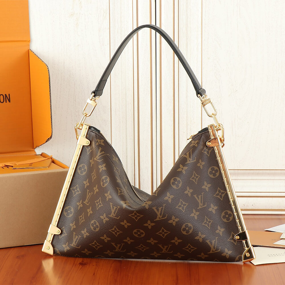 LV Lucky Trunk - Image 4