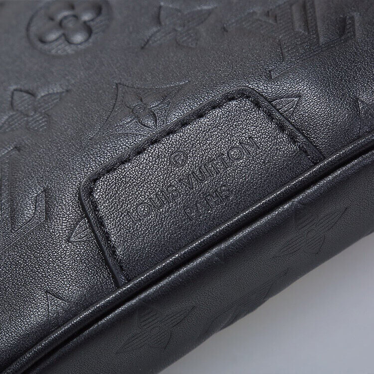 LV Discovery Bumbag - Image 4