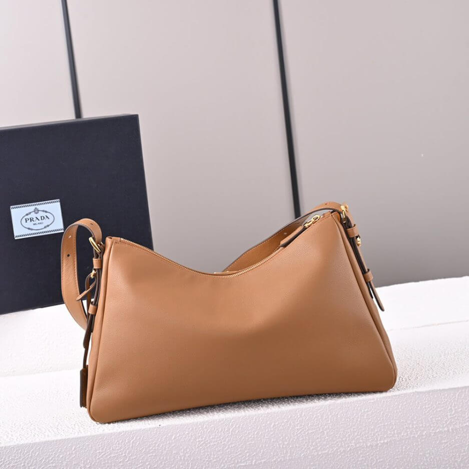 Prada Aimee large leather shoulder bag - Image 4