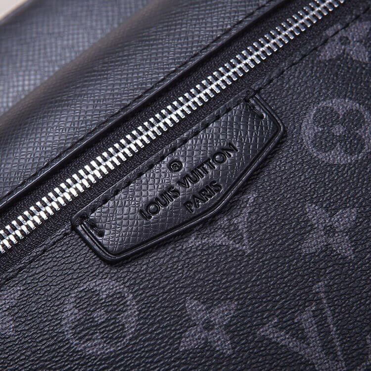 LV Outdoor Messenger - Image 4