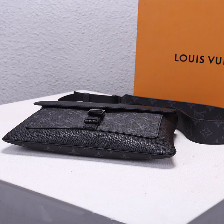 LV Outdoor Flap Messenger - Image 4