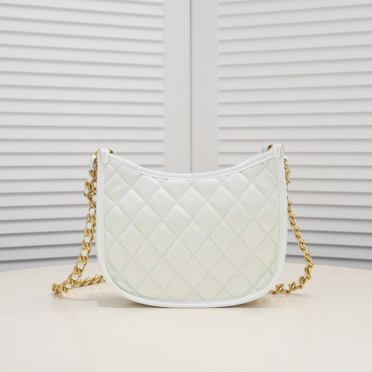 Chanel HOBO HANDBAG - Image 4