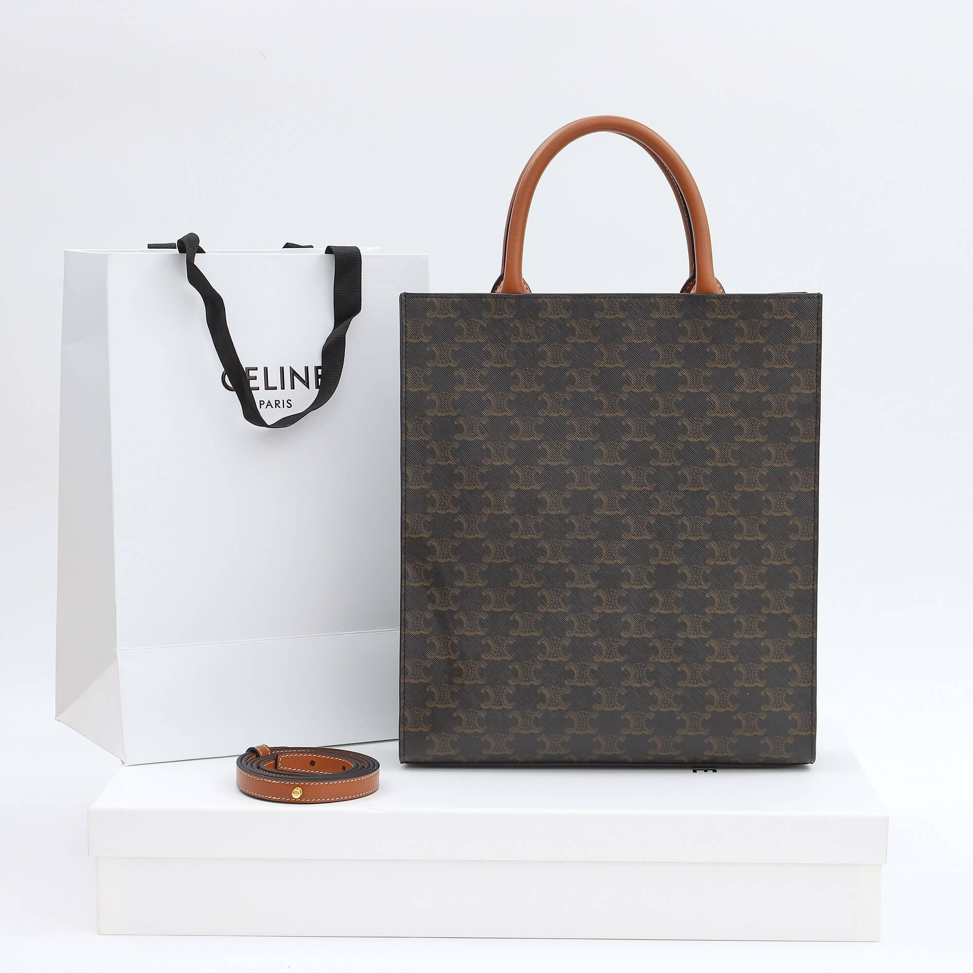 Tan CELINE Vertical Cabas bag in calfskin with logo print and Celine print - Image 4