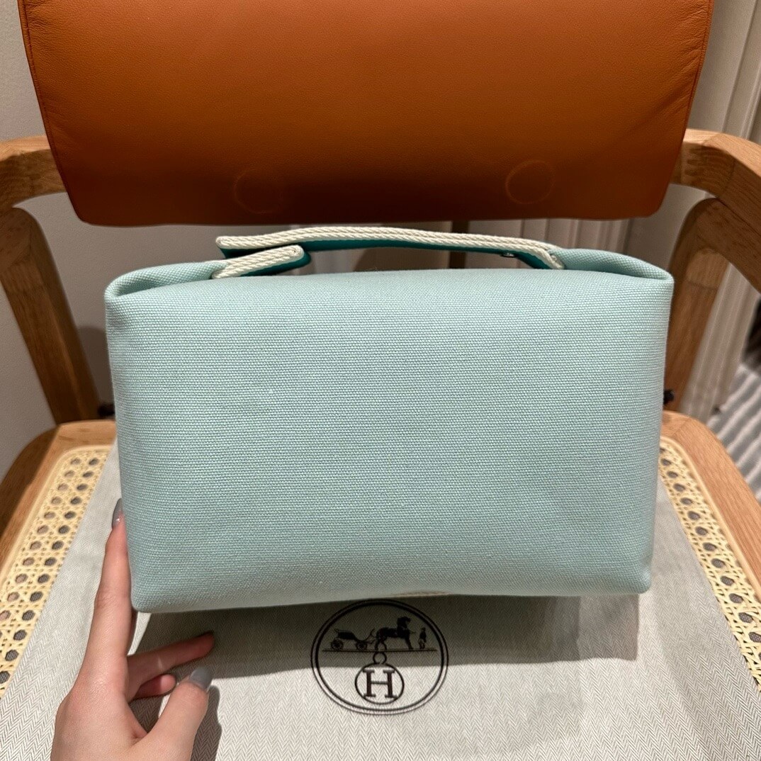 light green Hermes toiletery bag - Image 4