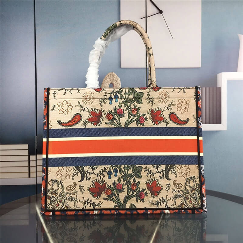 DIOR BOOK TOTE light bag - Image 4