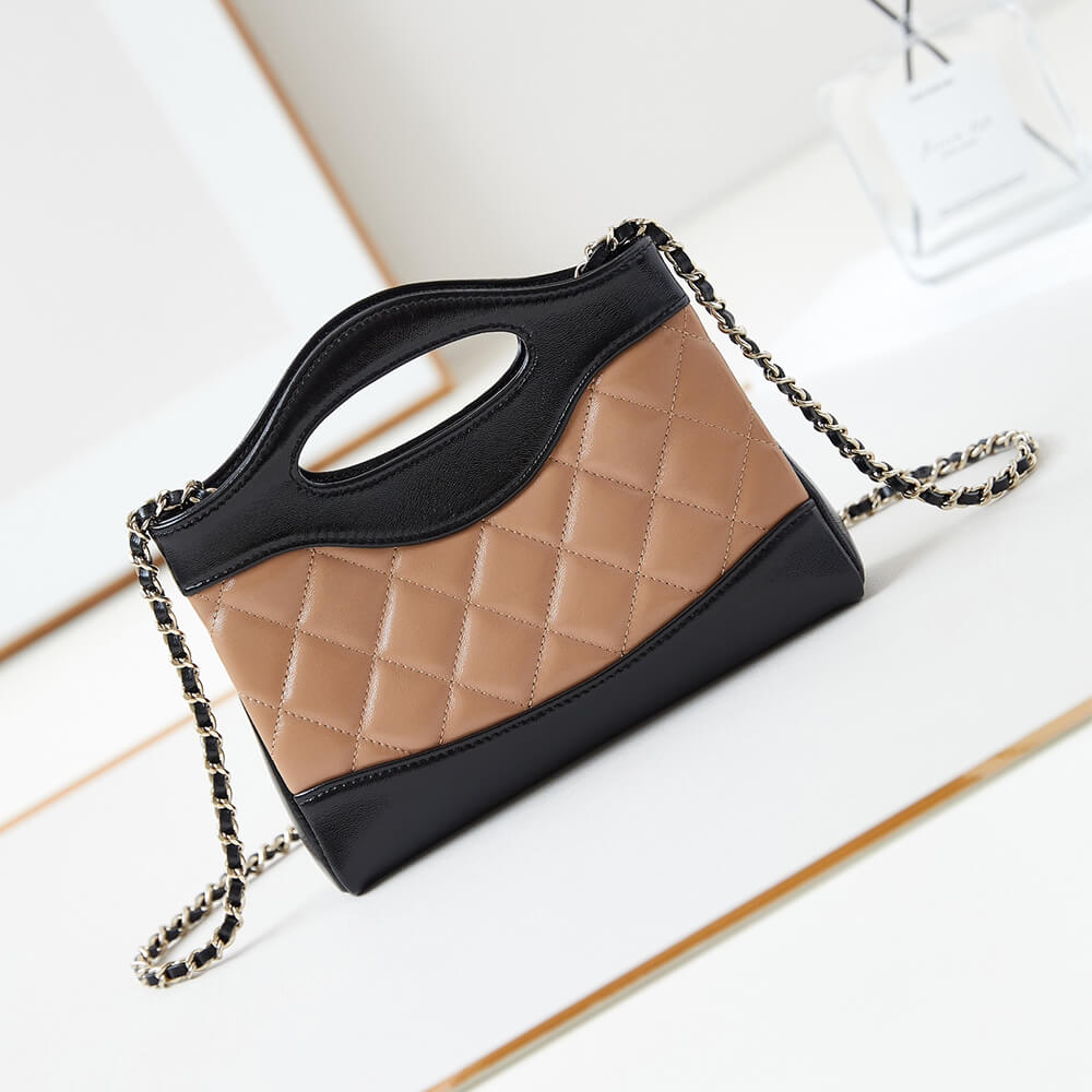 CHANEL 31 nano Bag - Image 4