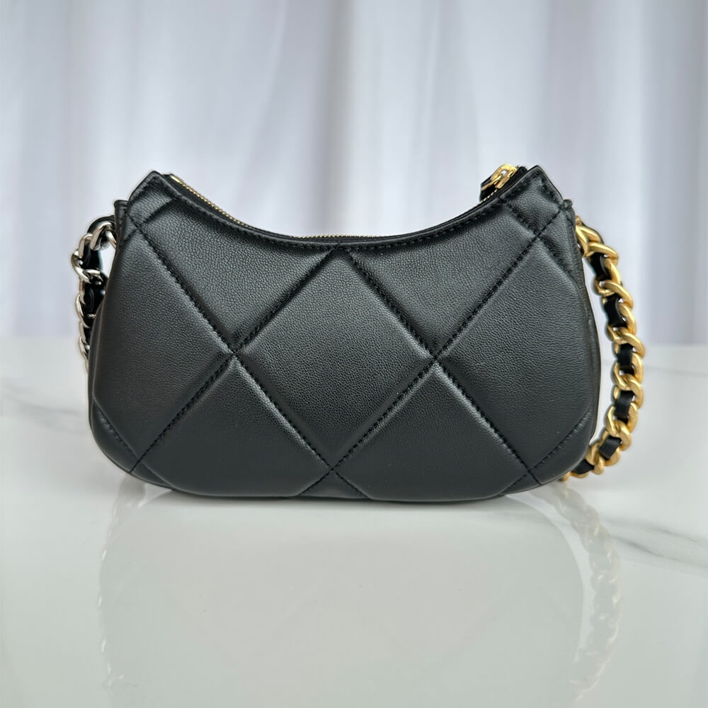 CHANEL 19 chain bag - Image 4