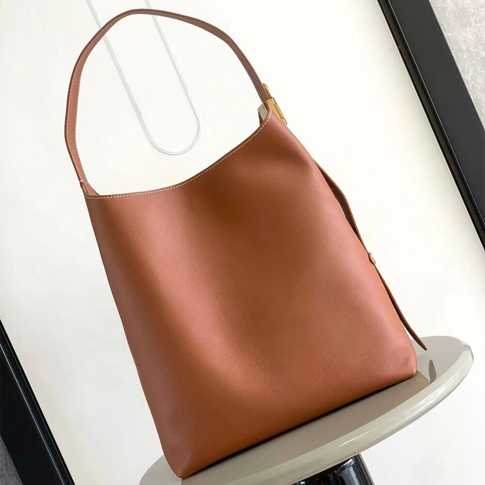 LV Low Key Hobo MM - Image 4