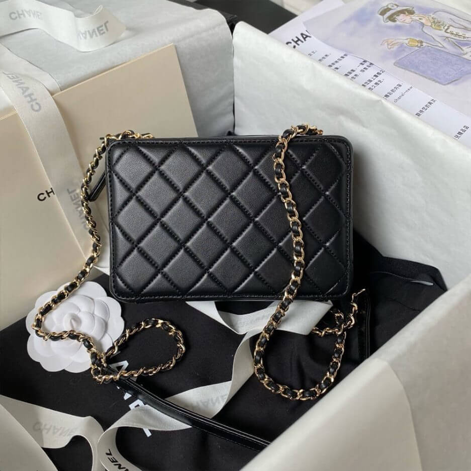 CHANEL CAMERA BAG - Image 4