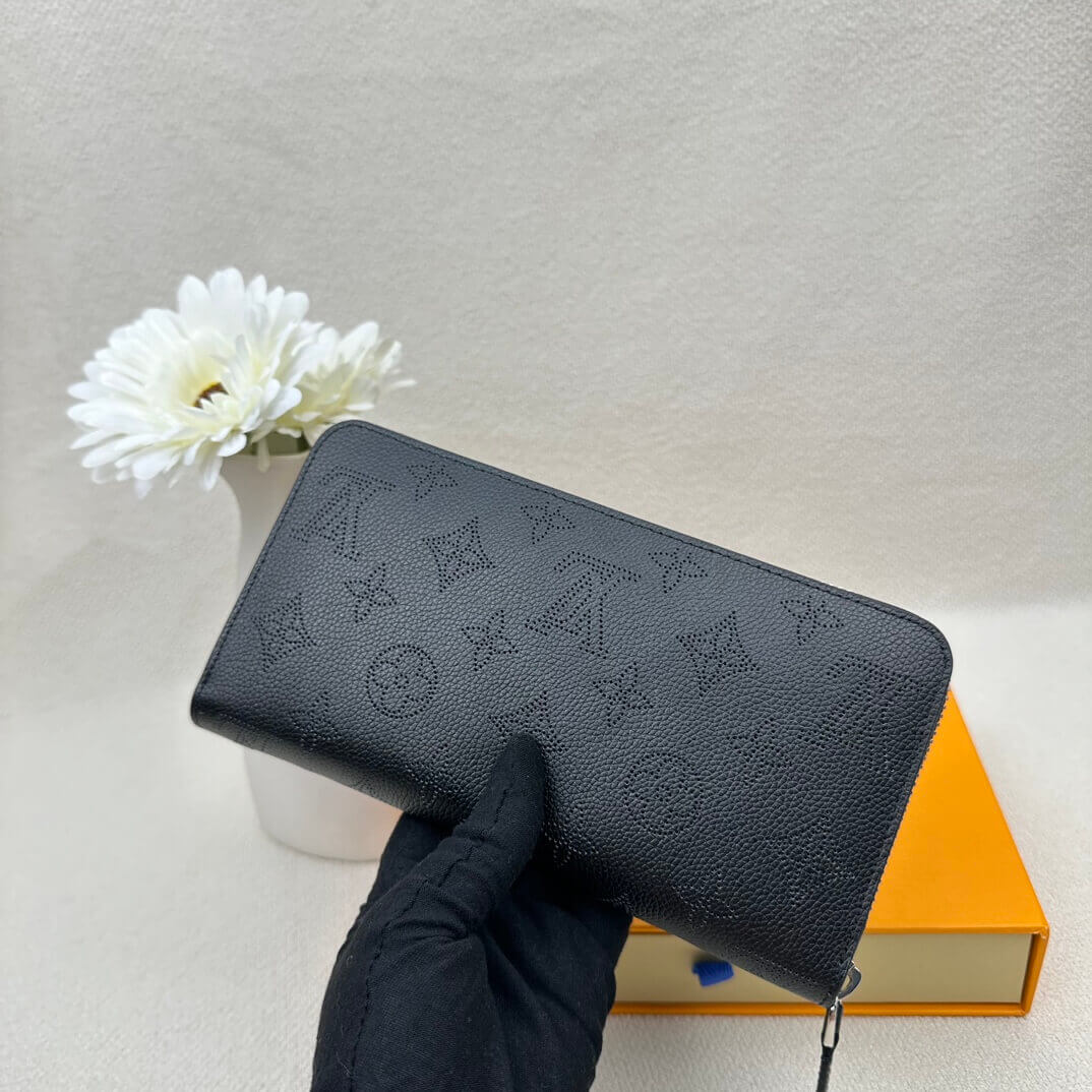 LV Zippy Wallet - Image 4