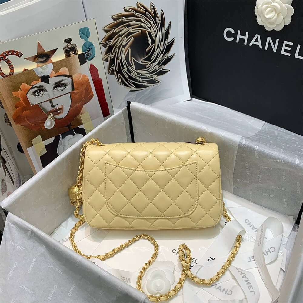 CHANEL Classic Flap Shoulder Bag - Image 4