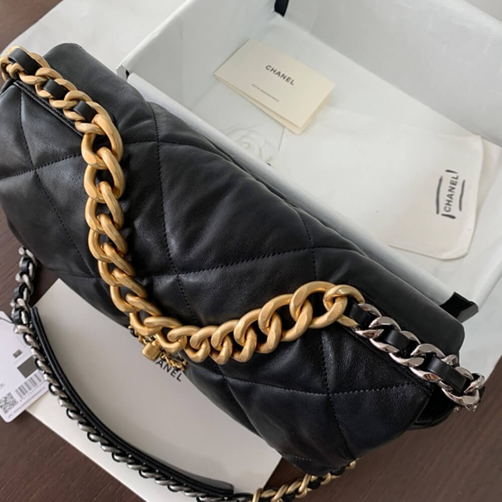 CHANEL 19 Large Handbag - Image 4