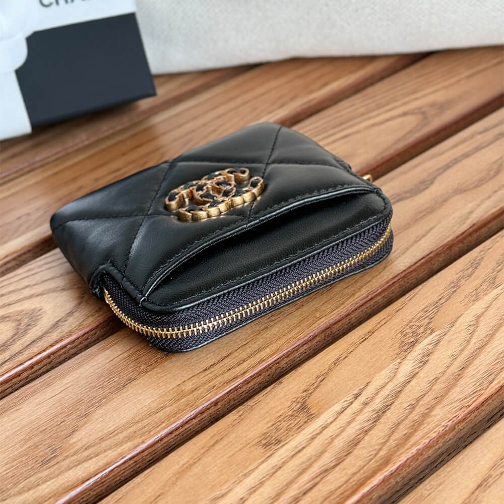 CHANEL 19 Zipped Coin Purse - Image 4
